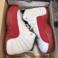 Boys  jordan 12 retro