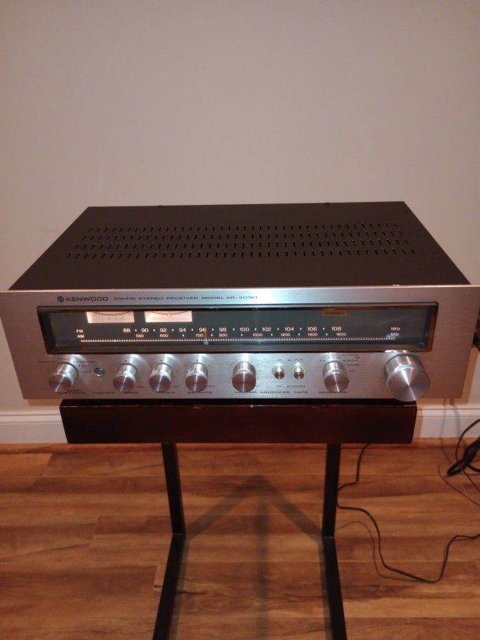 **VINTAGE**. KENWOOD KR-3090 Stereo Receiver