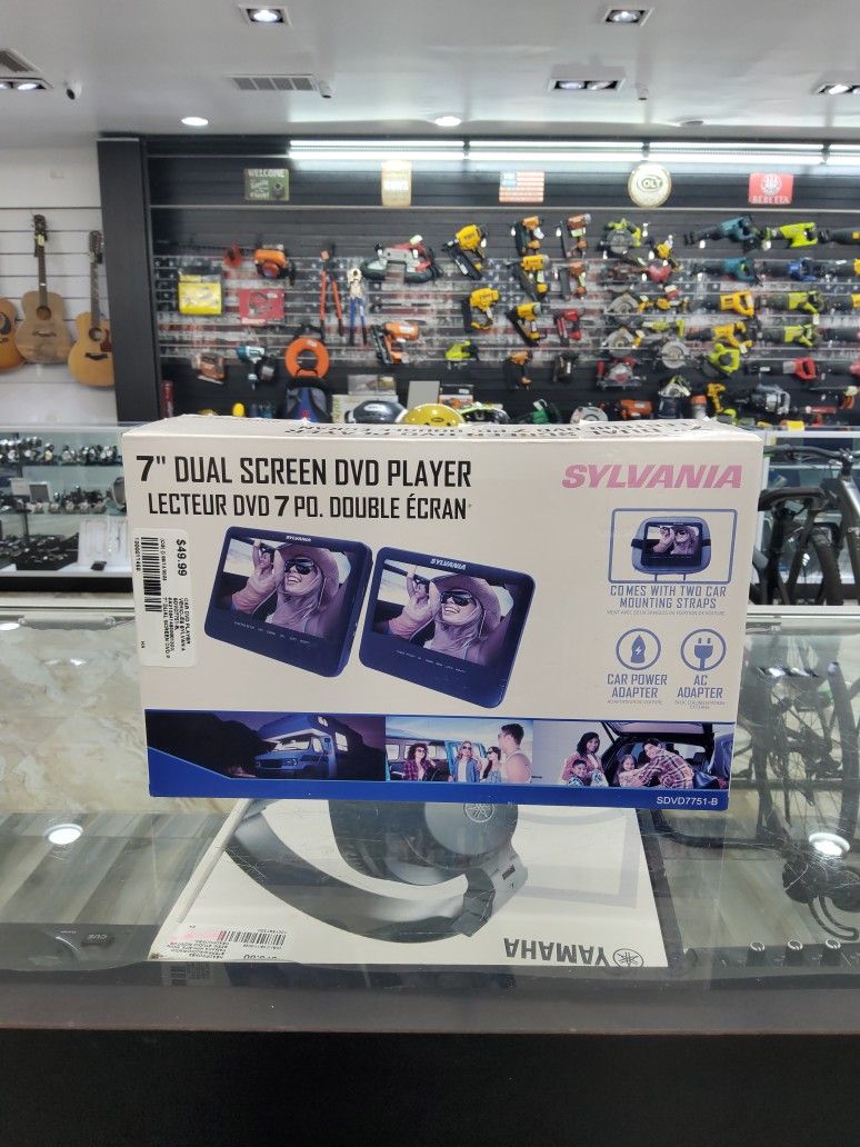 Sylvania 7' Dual Screen DVD PLAYER
