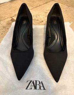Zara Black Pointed-Toe Heels (Size 8)