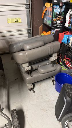 2005 Toyota Sequoia third row seats