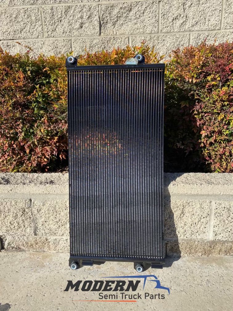 04-17 Volvo VNL AC condenser 