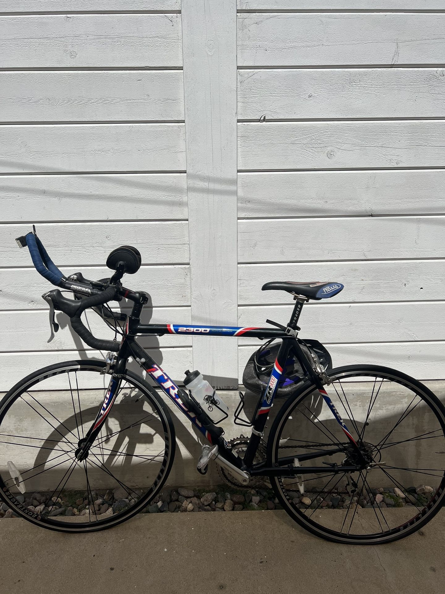 Road Bike Trek 2300 ZR9000 Alloy 58cm for Sale in San Diego, CA