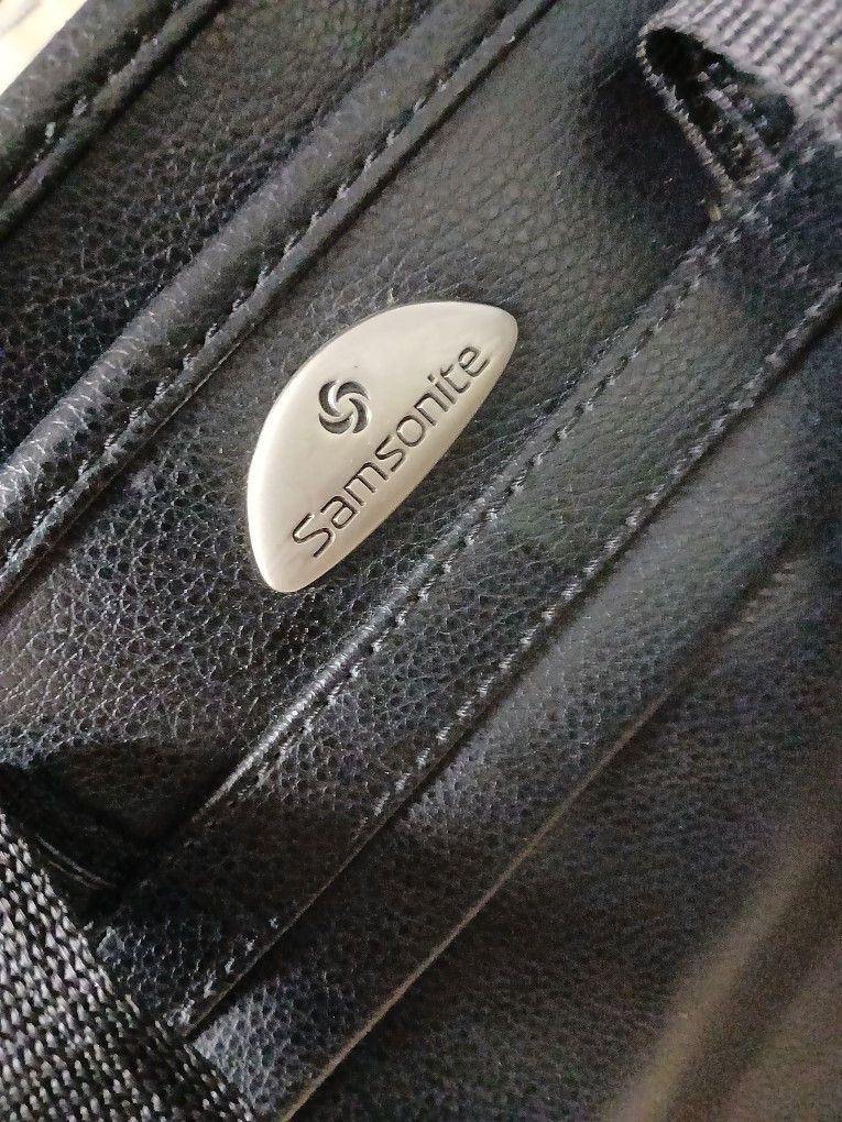 Samsonite Expandable Leather Laptop Briefcase