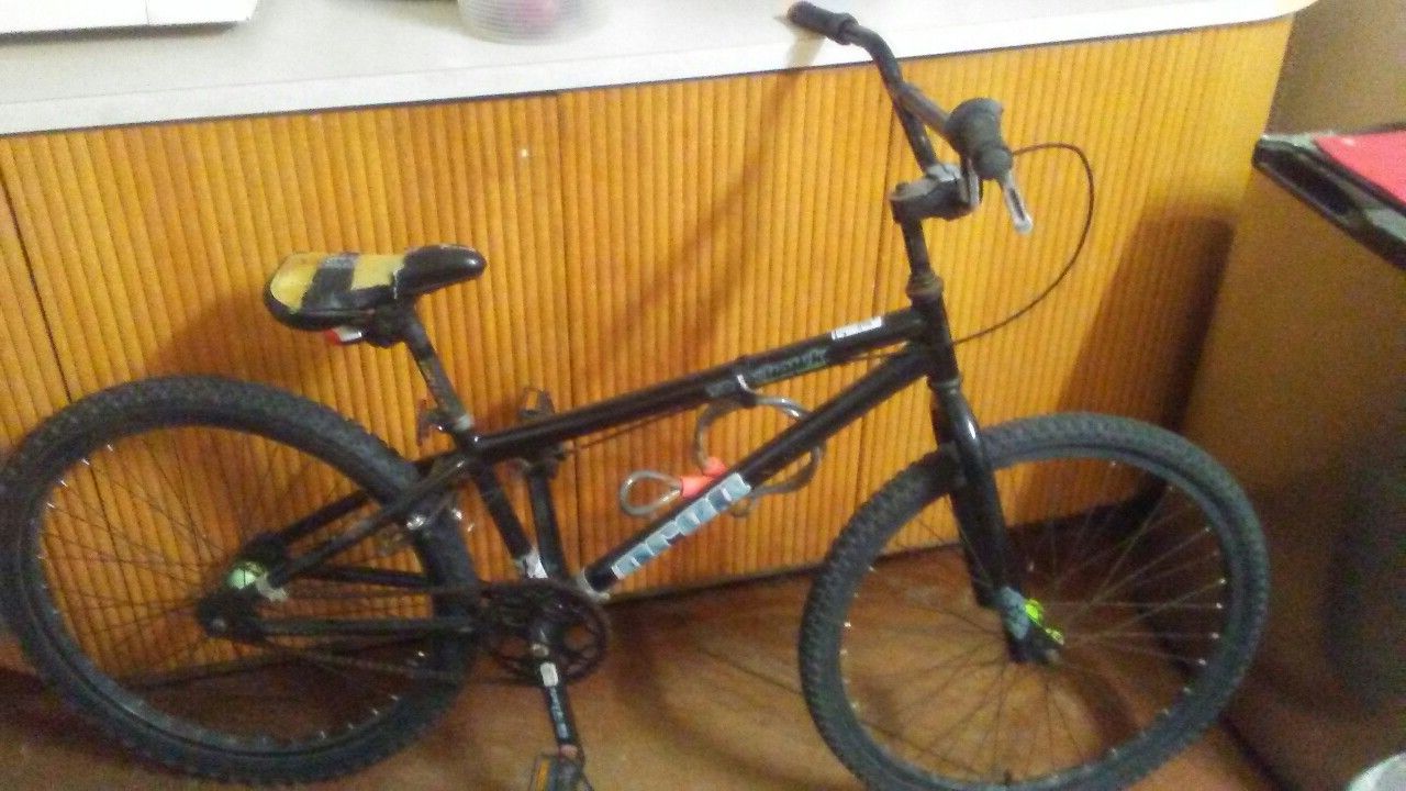 Huck jam series tony hawk 24 in men prop bmx bike for Sale in Tempe AZ OfferUp