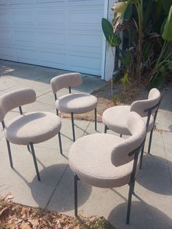 4 dining chairs beige boucle
