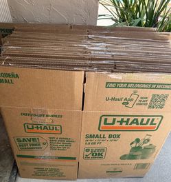 🚚Moving boxes galore!  💰Save money. Must go!
