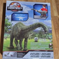 Brand New Unopened  Jurassic World Legacy Collection  Large Apatosaurus Figure
