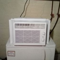 Air Conditioner Haier 5,000 BTU (Like New)