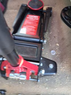 Hyper tough 3 ton garage jack