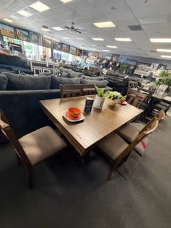 7:Pc Dining Set