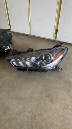 Left And Right Maserati Ghibli Headlight Like New