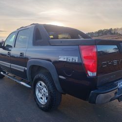 2004 Chevy Avalanche $3500