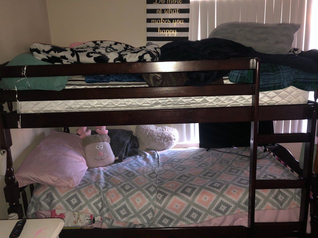 TWIN BUNK BEDS WITH MATTRESSES AND GIRL'S VANITY