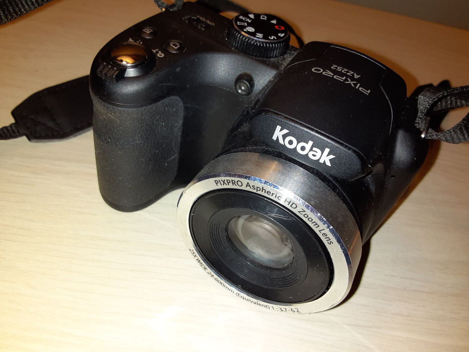 Kodak pixpro az252 digital camera