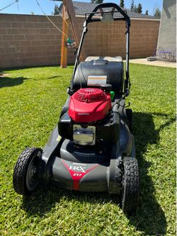 HRX 217 self propelled mower