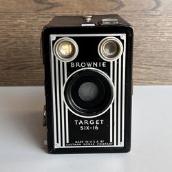 Kodak Brownie Target Six-16 box camera - Photography Vintage Classic RETRO 