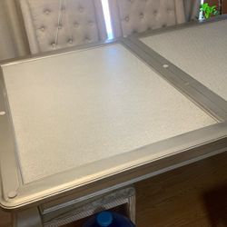 Dinning Table And Five Chairs 