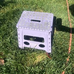 Folding Plastic Step Stool – Portable & Lightweight
