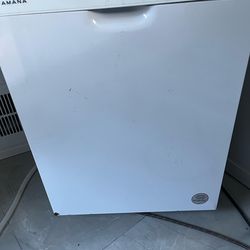 Amana Dishwasher – Good Working Condition