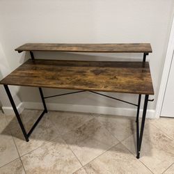  Computer Desk