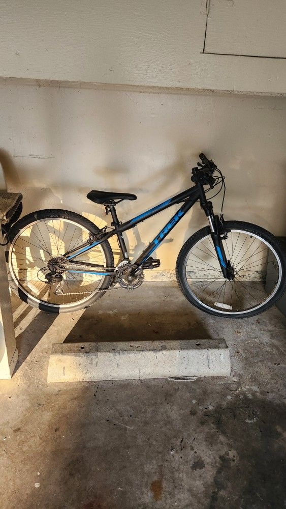 820 Trex Bike & Thule Sweden Bike Rack