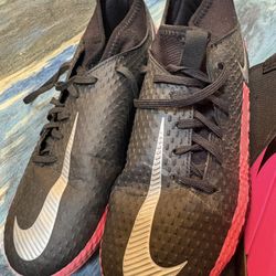 Size 2 Soccer Cleats And Shin Guards Pink 