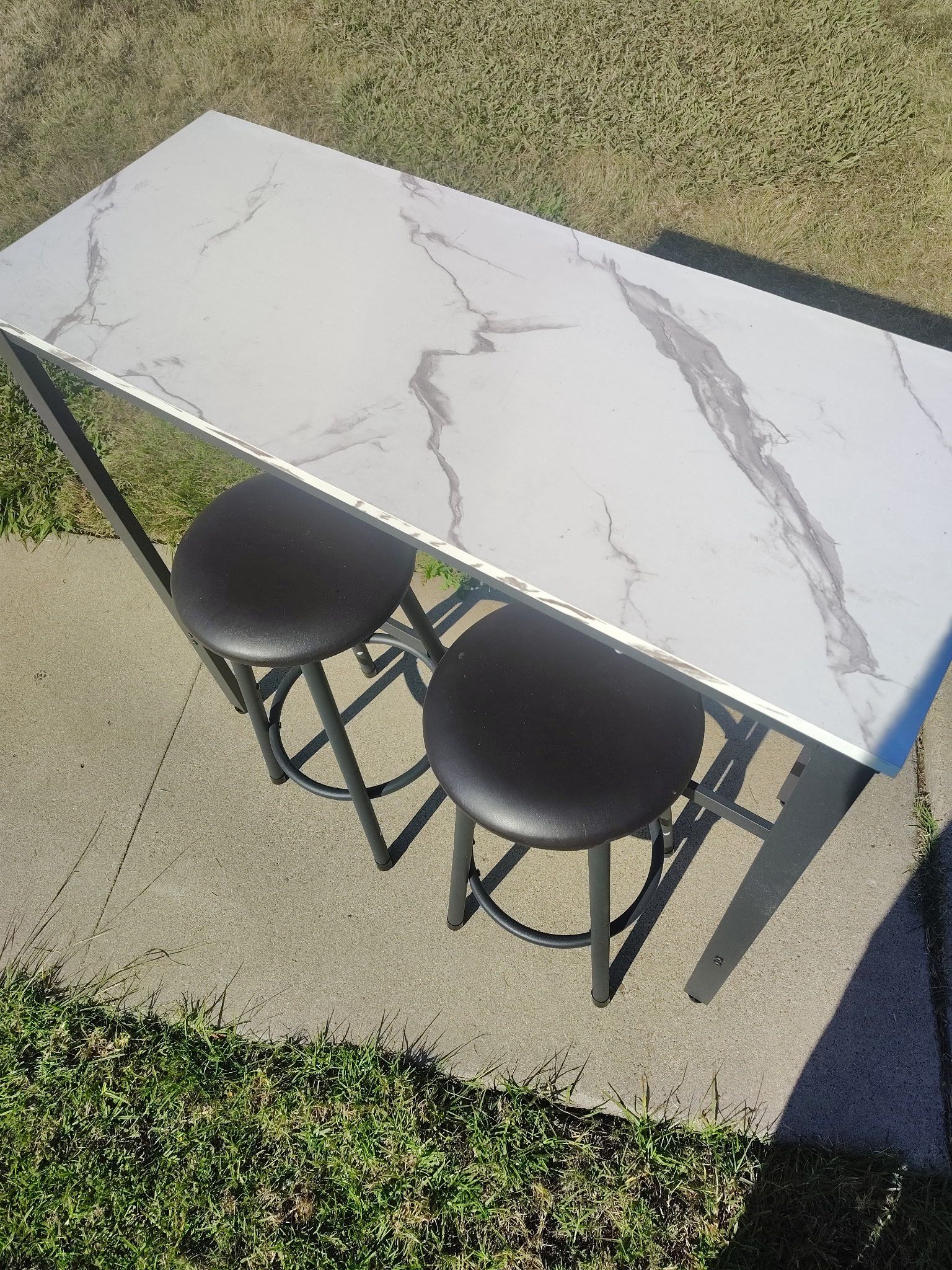2 Seater Table- Lamerge 39.3'' Bar Table Set of 2,Faux Marble Table Top,PU Leather Stools,3 Piece Pub Height Table Set,Dining Table Set,for Kitchen,Li