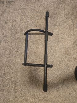 Pull up bar for door