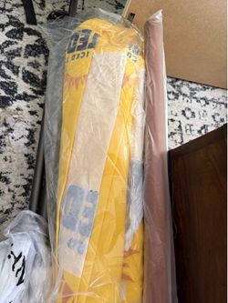 Twisted tea market umbrella 9’