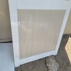 Vinyl Gate 