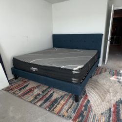 King Beautyrest Black w/ Headboard set