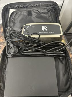 Rolls-Royce CTEK Battery Conditioner with Case - Model 1018