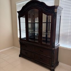 China Cabinet And Table/Chairs - Need To Pickup