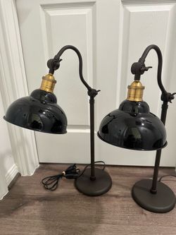 Pair of pottery barn lamps