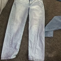 Levi’s Women’s Jeans Size 26 & 27 – Great Condition.