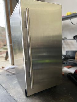 Sub Zero Undercounter Ice Maker