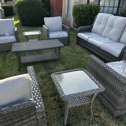 brand new patio set