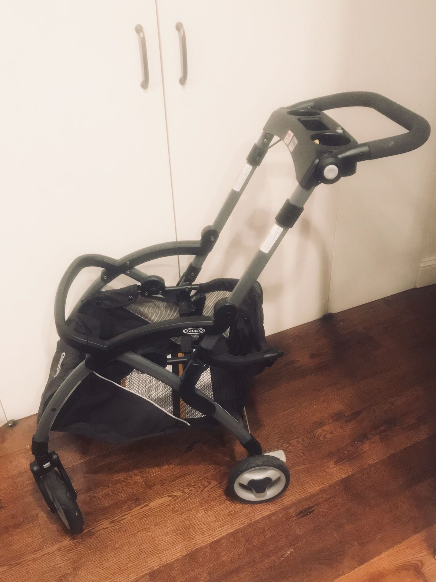 Graco snugrider car seat carrier (click connect)