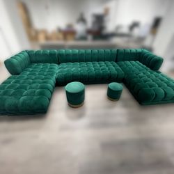 Green U-Shaped Sectional Couch + 2 Stools – $450