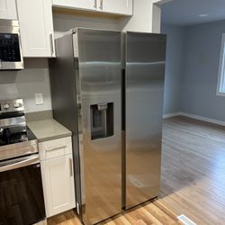 Samsung Refrigerator BRAND NEW