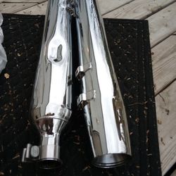 . Vance Hines , Harley short tail, exhausts .