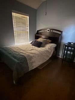 Full size bed and console