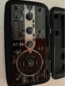 Pioneer DJ RMX-1000 Remix Station Effects Processor + Soft Case