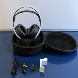 Sony PULSE 3D Wireless Gaming Headset – PS5 / PS4 / PC Compatible