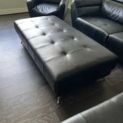 Dolcedo Black leather Sectional - Best Offers 