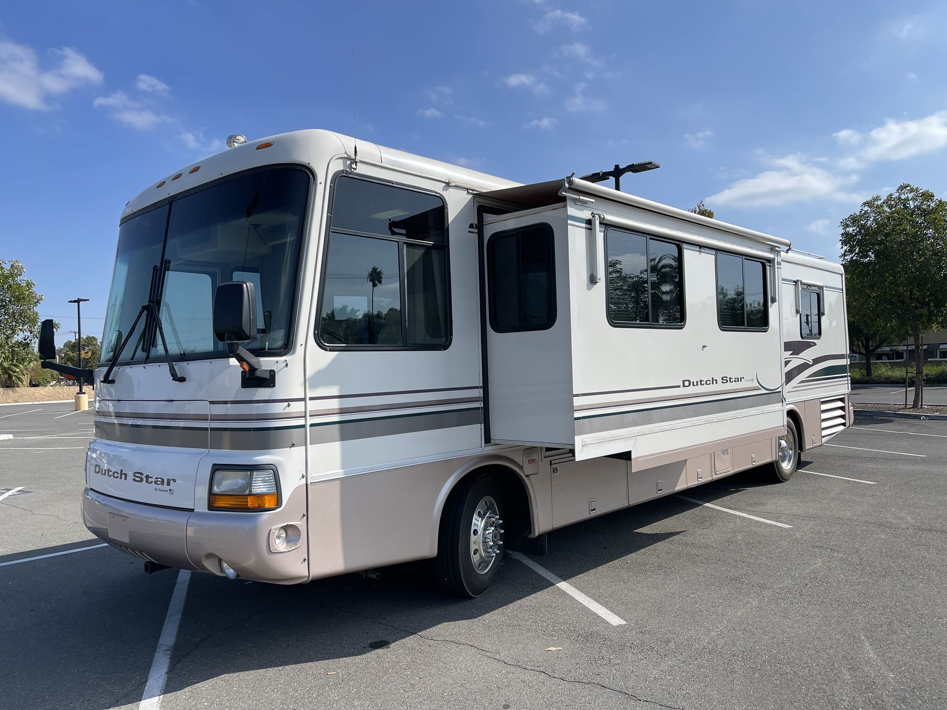 1999 Newmar Dutch Star 3884