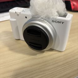 ZV-1F (WHITE) (LIKE NEW)
