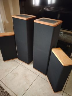 Vandersteen vintage speaker set.
