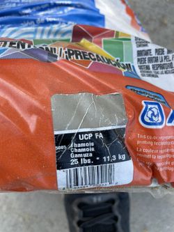 Tile Grout Chamois Color.  (beige)  25 Lb Bag 